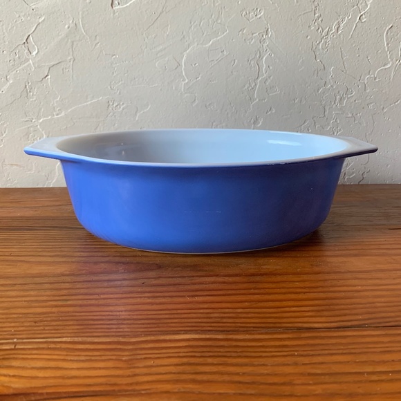 Vintage Pyrex Blue 2.5 Qt Oval Casserole Dish | Mid Century Modern - Picture 5 of 16